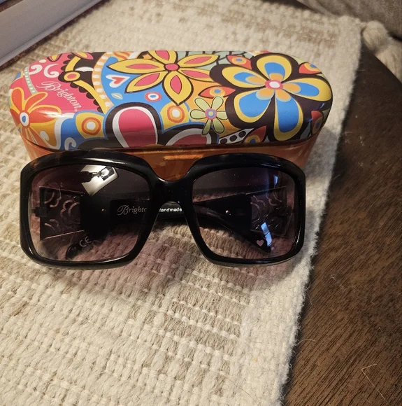 Brighton Black Sunglasses with Retro Floral Case - Picture 1 of 7